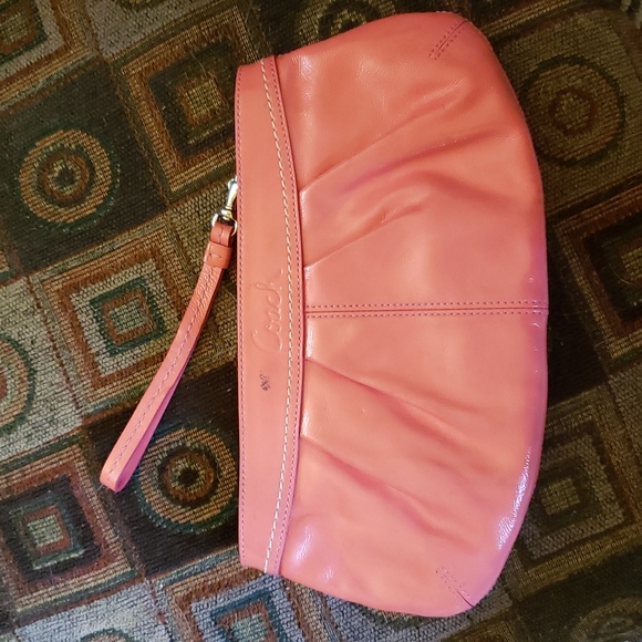 100% Authentic Coach bracelet NWT (made this into a bundle read description) - Picture 5 of 10